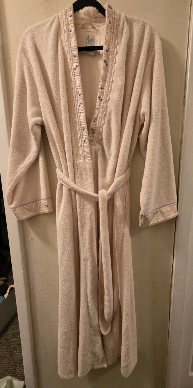 Aerie Floral Embroidered Terry Cloth Fleece Robe Purple Flower Detail M Granny